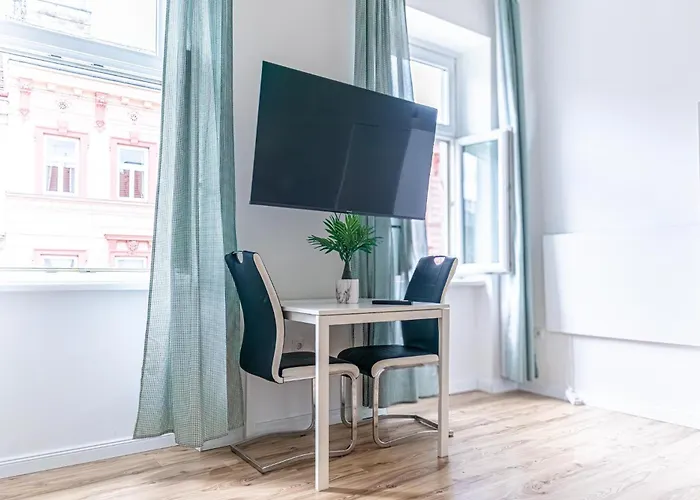 Charming 1br Viennese Gem - Perfect Starting Point דירה וינה